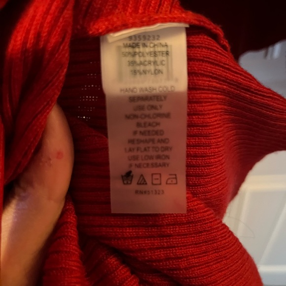 Vince Camuto Sweater.M - Picture 2 of 5